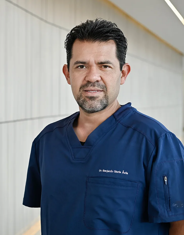 Dr. Benjamín Gloria Ávila, ginecólogo en Puebla, especialista en cirugía laparoscópica y robótica.